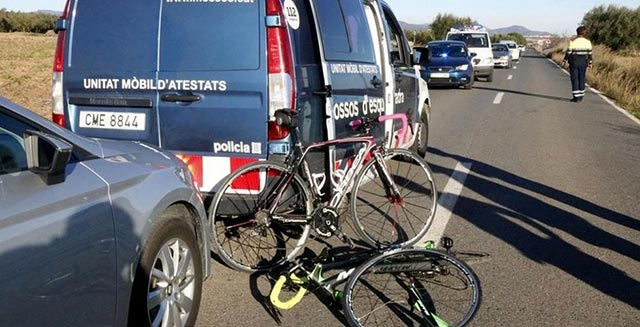 Conductora borracha atropella a 6 ciclistas en Tarragona