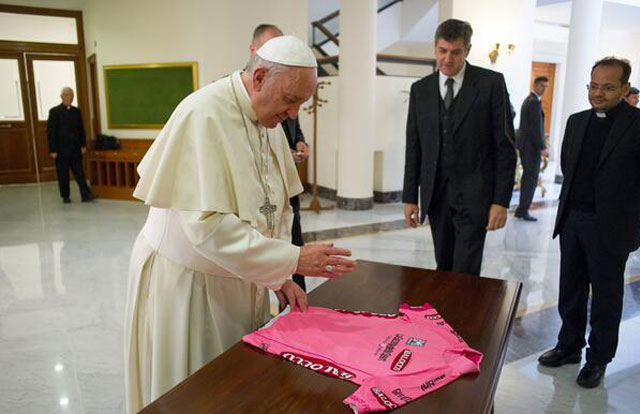 El Papa Francisco podría estar en el inicio del Giro de Italia 2018