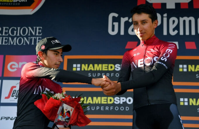 Egan Bernal e Iván Ramiro Sosa (Ineos Grenadiers)